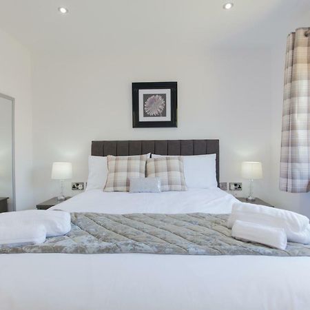 Leys Park Executive Apartments دنفرملاين المظهر الخارجي الصورة