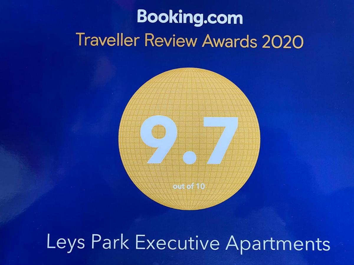 Leys Park Executive Apartments دنفرملاين المظهر الخارجي الصورة