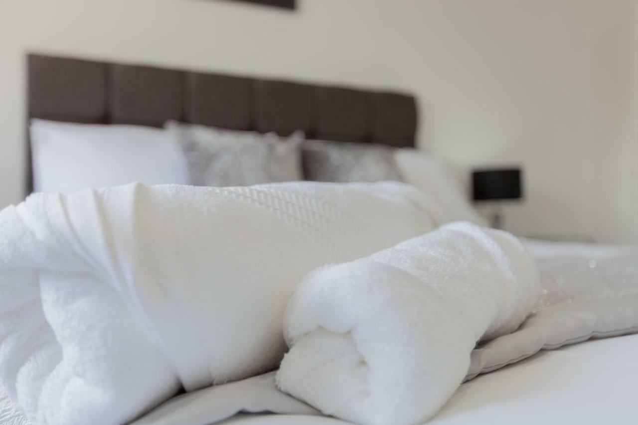 Leys Park Executive Apartments دنفرملاين المظهر الخارجي الصورة